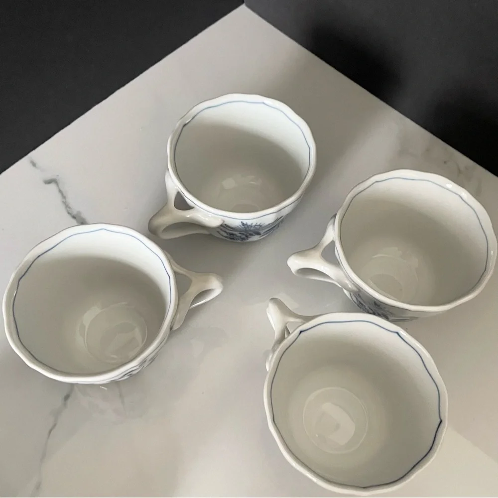 SET of 4 Cup & Saucers - Blue Onion Blue Danube